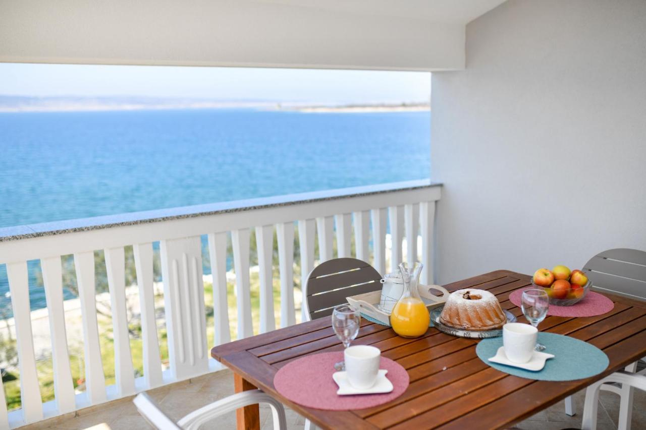 Apartments Martom Селине Екстериор снимка