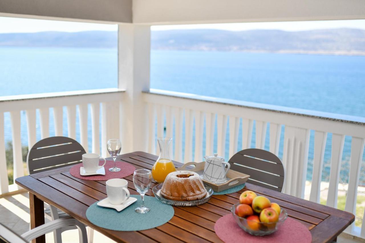 Apartments Martom Селине Екстериор снимка