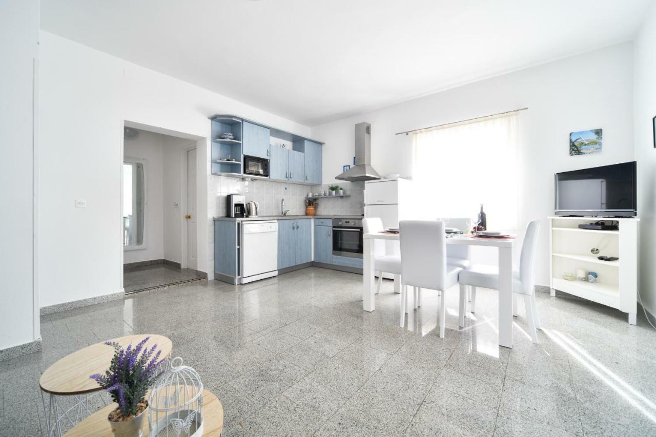Apartments Martom Селине Екстериор снимка