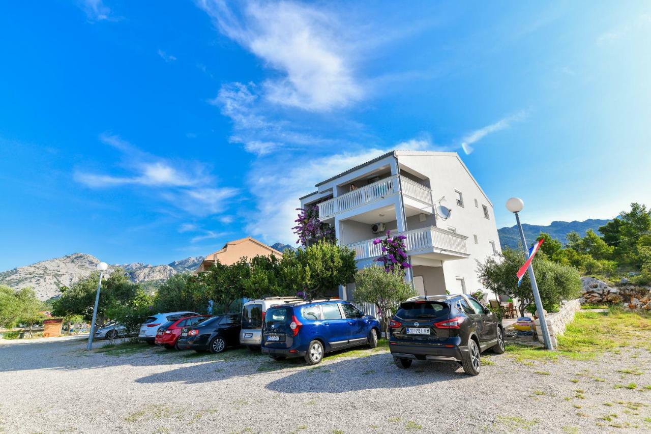 Apartments Martom Селине Екстериор снимка